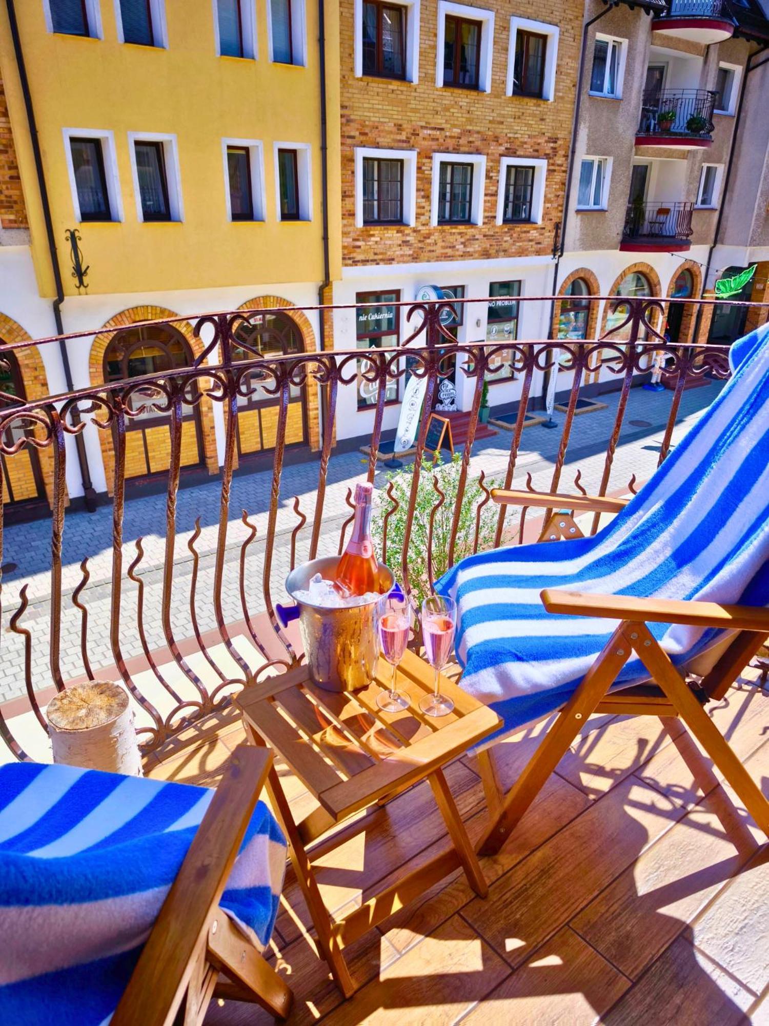 Hall Bliss - Premium Z Balkonem I Widokiem Na Ratusz Apartmán Kolobřeh